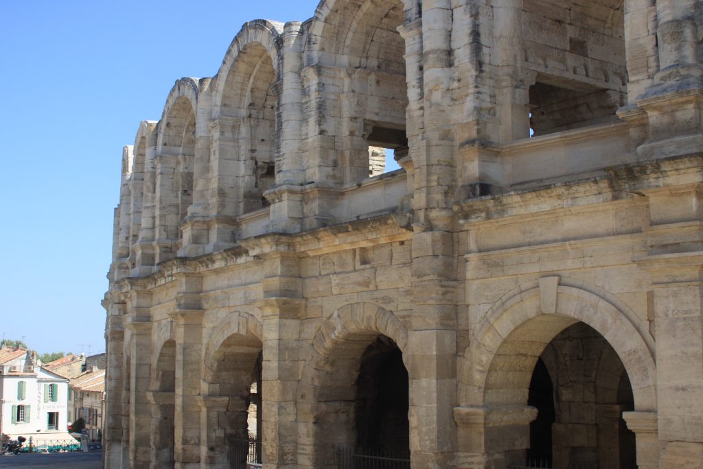 Blick auf das Kolosseum von Arles