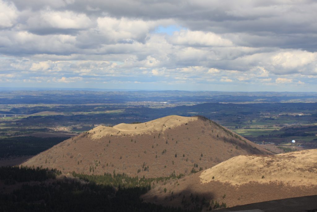 Blick auf die Vulkane in der Auvergne