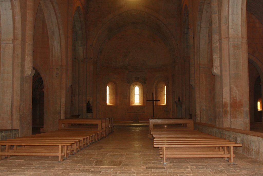 Innenraum der Kirche der Abtei