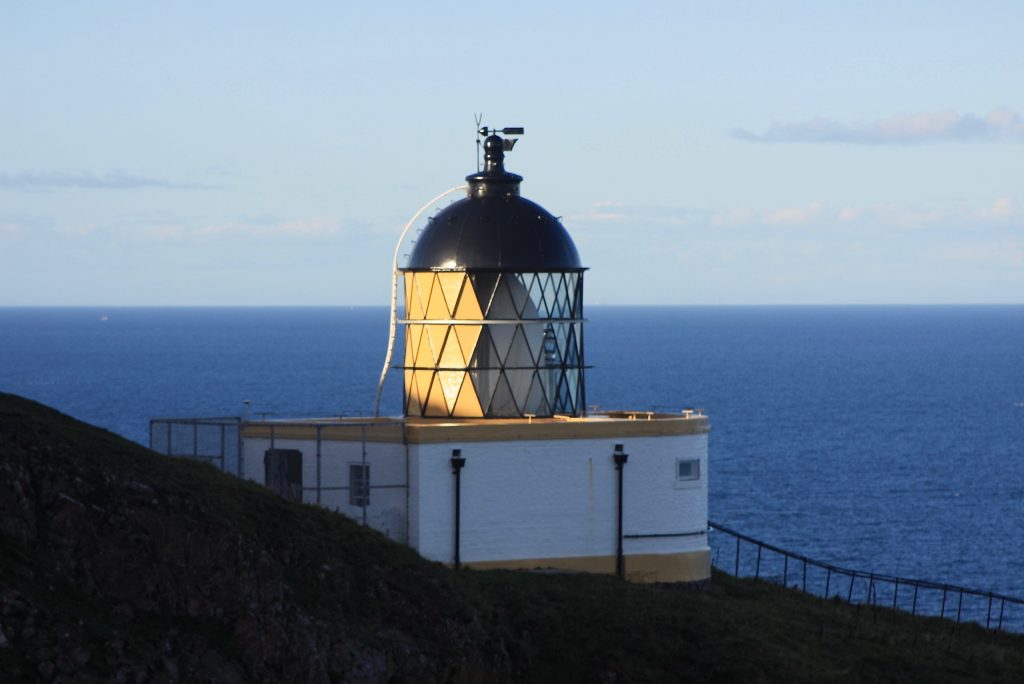 Leuchtturm, Meer im Hintergrund